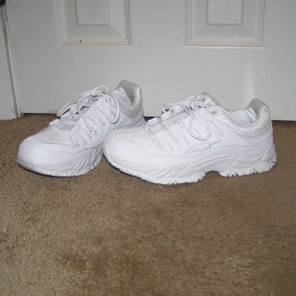 Ladies size 9 AVIA White Sneakers WORN ONCE! - Picture 2 of 10